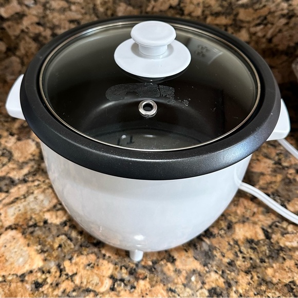 Aroma 2 6 Cup COOKED Cooker Pot Style White Non Stick Cooks and Boils - NEW - Picture 7 of 9